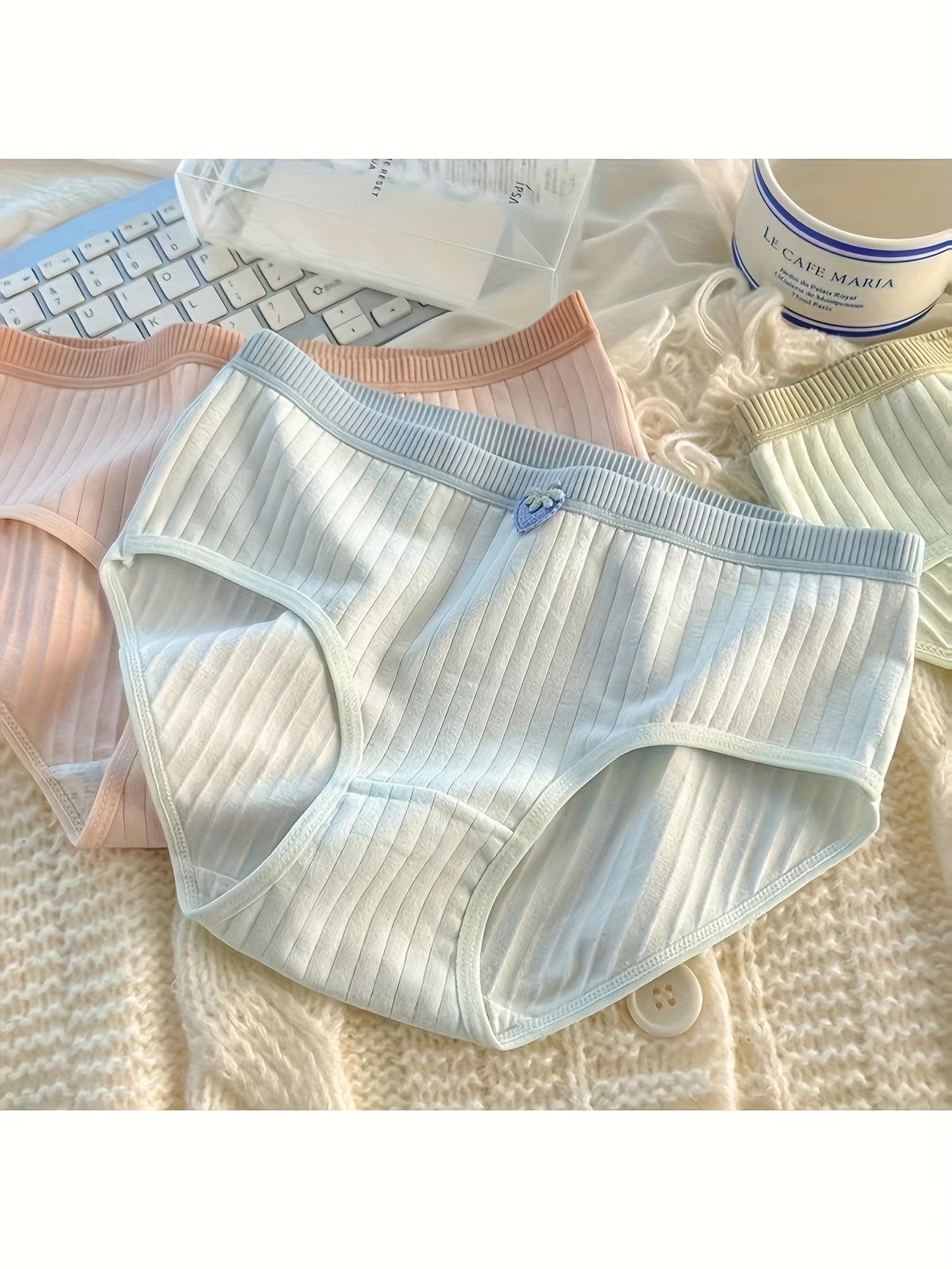 Elegant Seamless Women’s Underwear | Ultra-Soft Breathable Stretch Panties for Daily Comfort(pack 4)